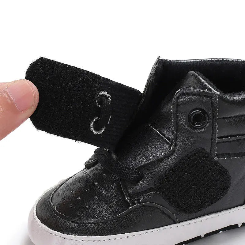 Bottines bébé 0-18 mois – Parfaites pour garder les petits pieds au chaud.