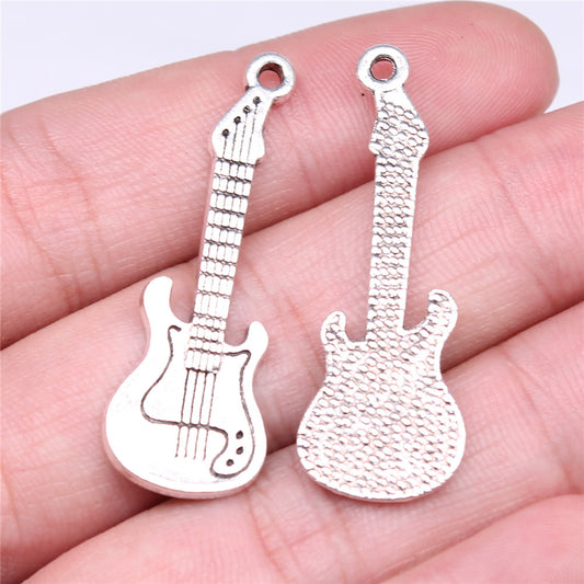 Pendentif argent antique – Élégance fine, format 41x14 mm.